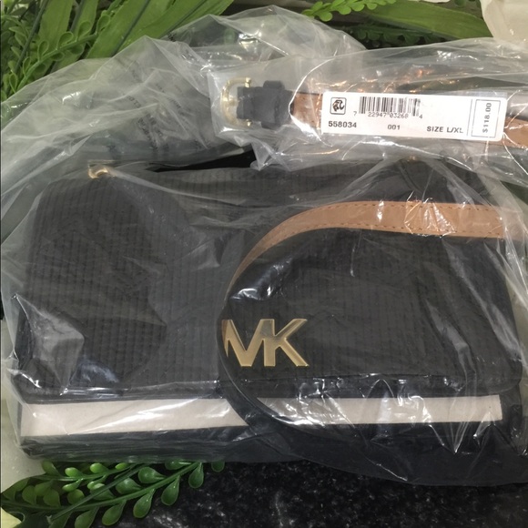 🎉Michael Kors Deco M Quilted Leather Belt Bag - Picture 8 of 8